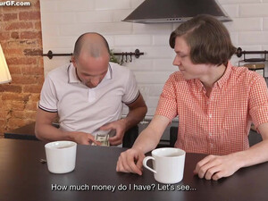 Русский куколд смотрит на то, как красавица жена трахается с его другом